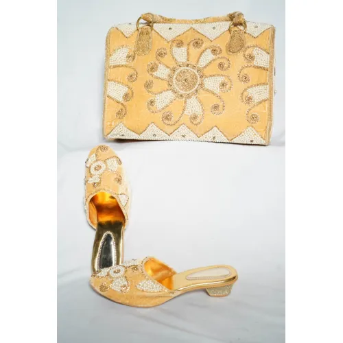 LADIES PURCES AND FOOTWEAR  4