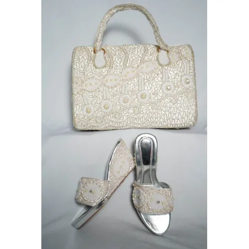 LADIES PURCES AND FOOTWEAR  5