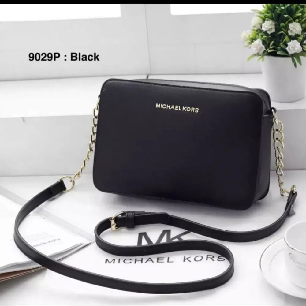 LADIES PURSE [MEDIUM SIZE] (16)