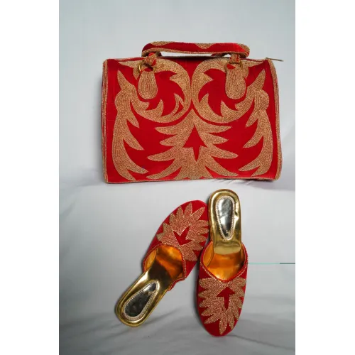 LADIES PURCES AND FOOTWEAR 18