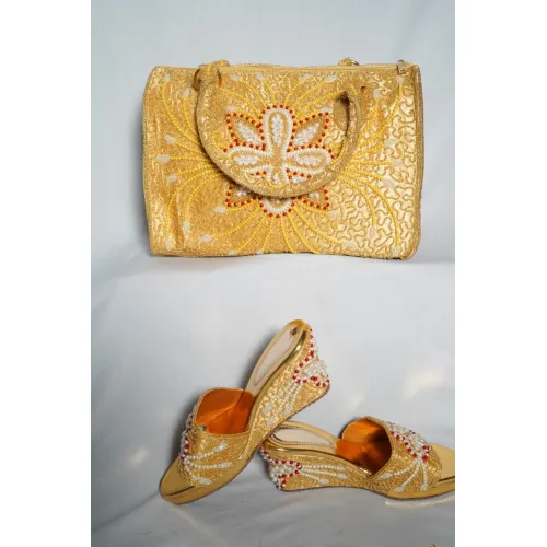 LADIES PURCES AND FOOTWEAR 19